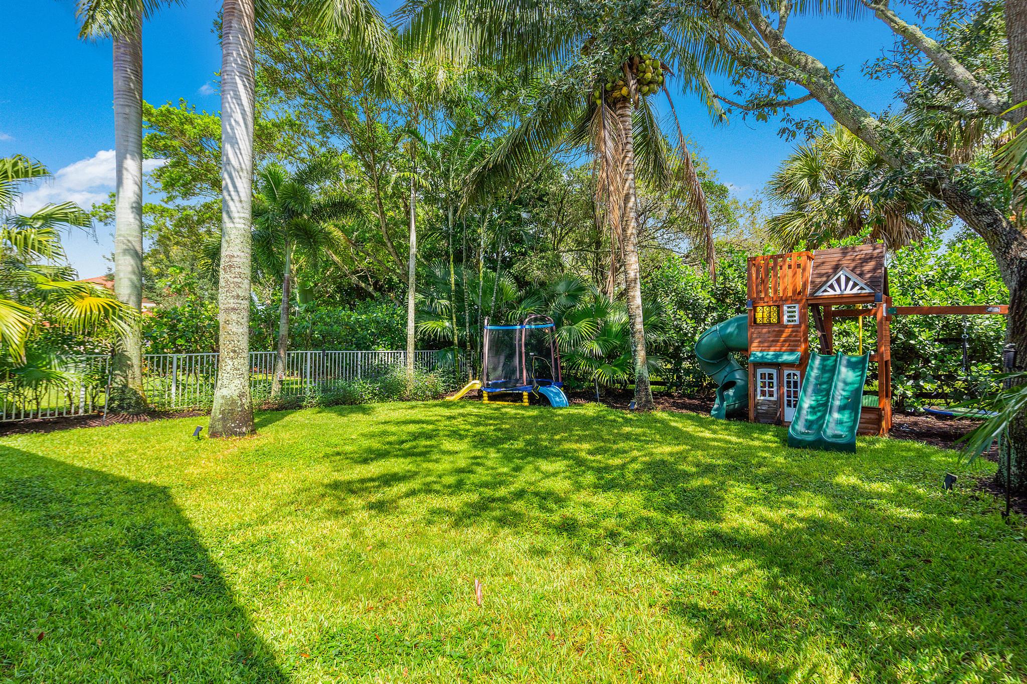 LAKEFIELD OF THE LANDINGS AT WELLINGTON 2A - Residential