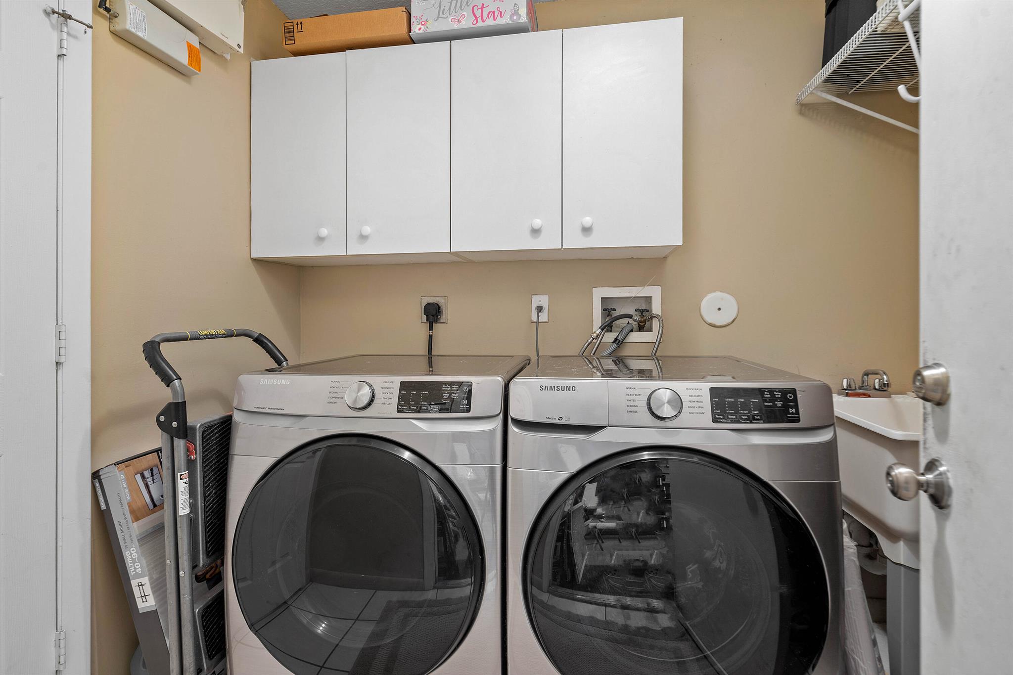 LAKEFIELD OF THE LANDINGS AT WELLINGTON 2A - Residential