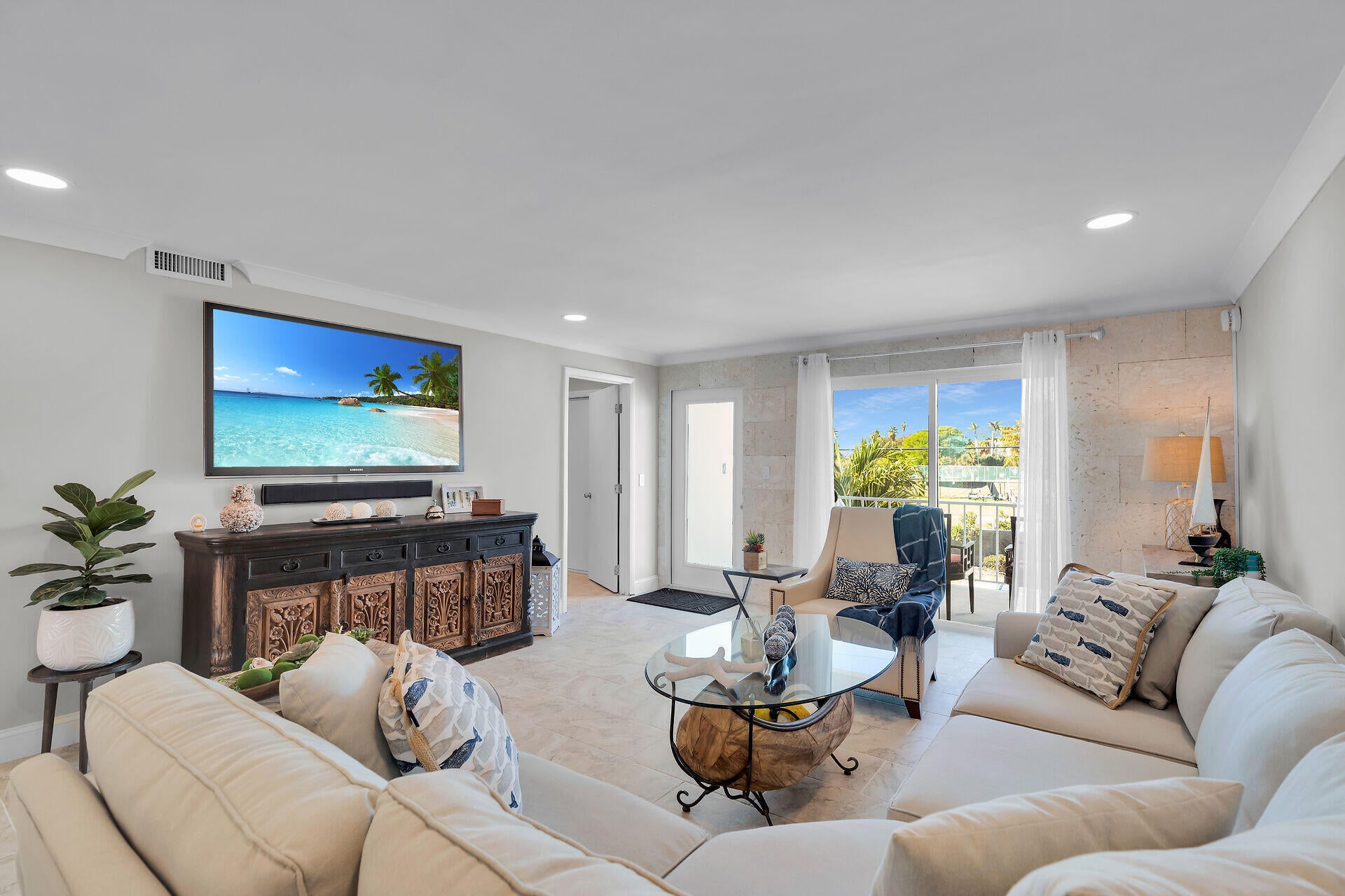 100 IROQUOIS Drive 5