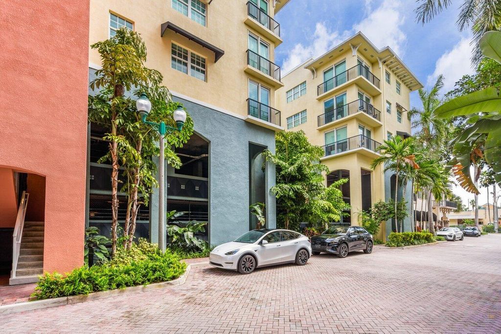 Photo of 235 NE 1st Ave #504, Delray Beach, FL 33444 (MLS # B26000620)