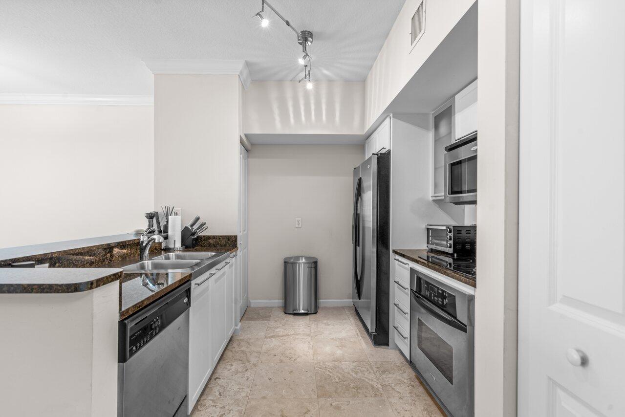 ASTOR CONDO - Residential