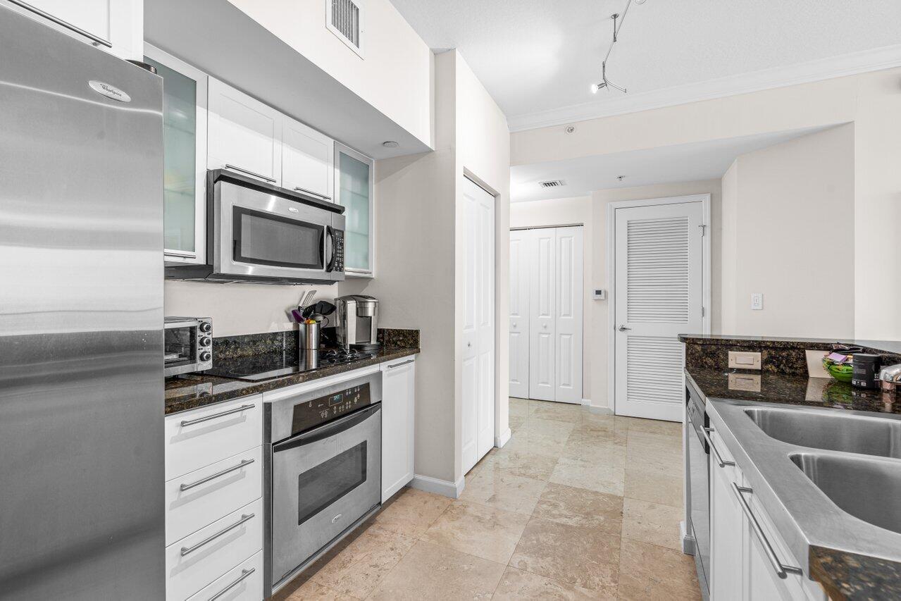 ASTOR CONDO - Residential