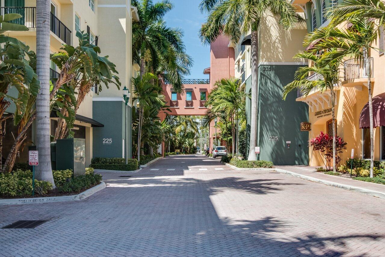 ASTOR CONDO - Residential