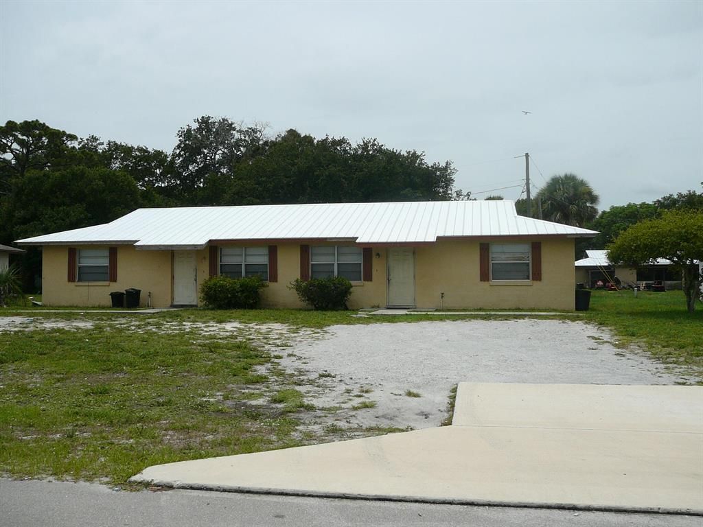 Photo of 2727 Cherokee Avenue, Fort Pierce, FL 34946 (MLS # R10724581)
