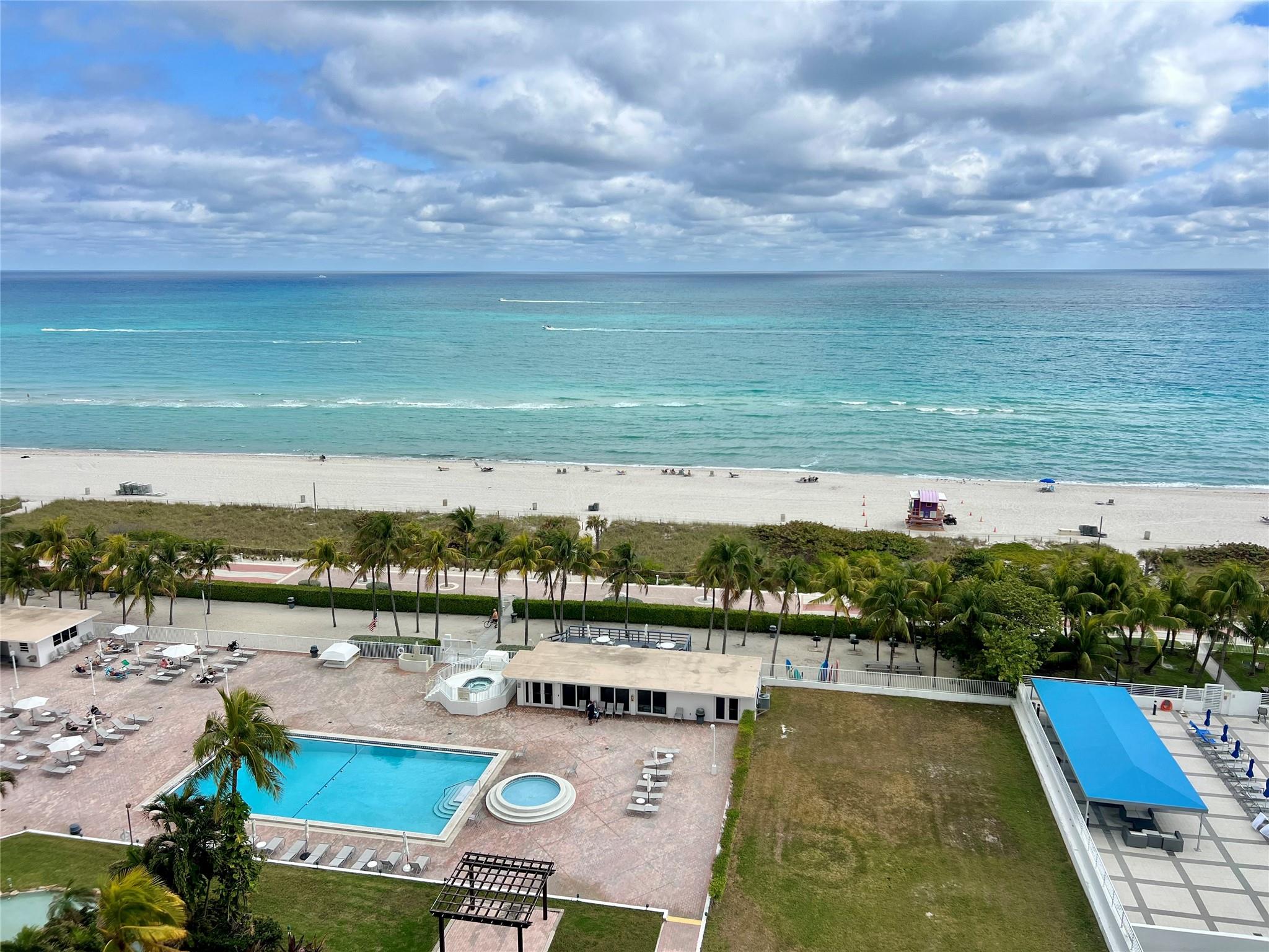 5005 Collins Ave 1210