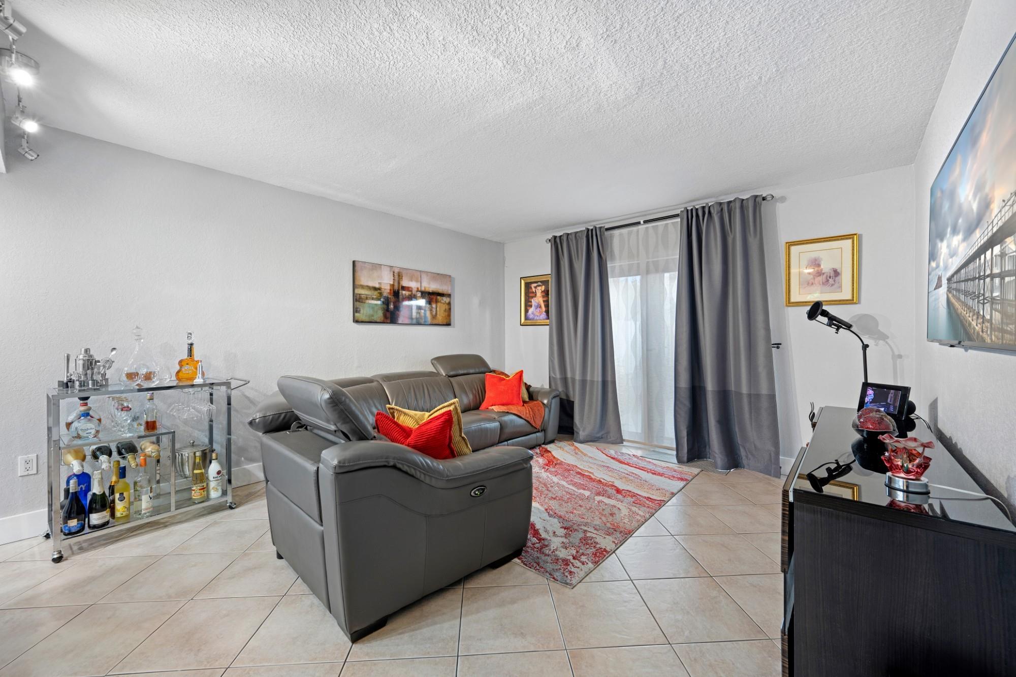 GARDENS AT KENDALE LAKES - Residential Lease