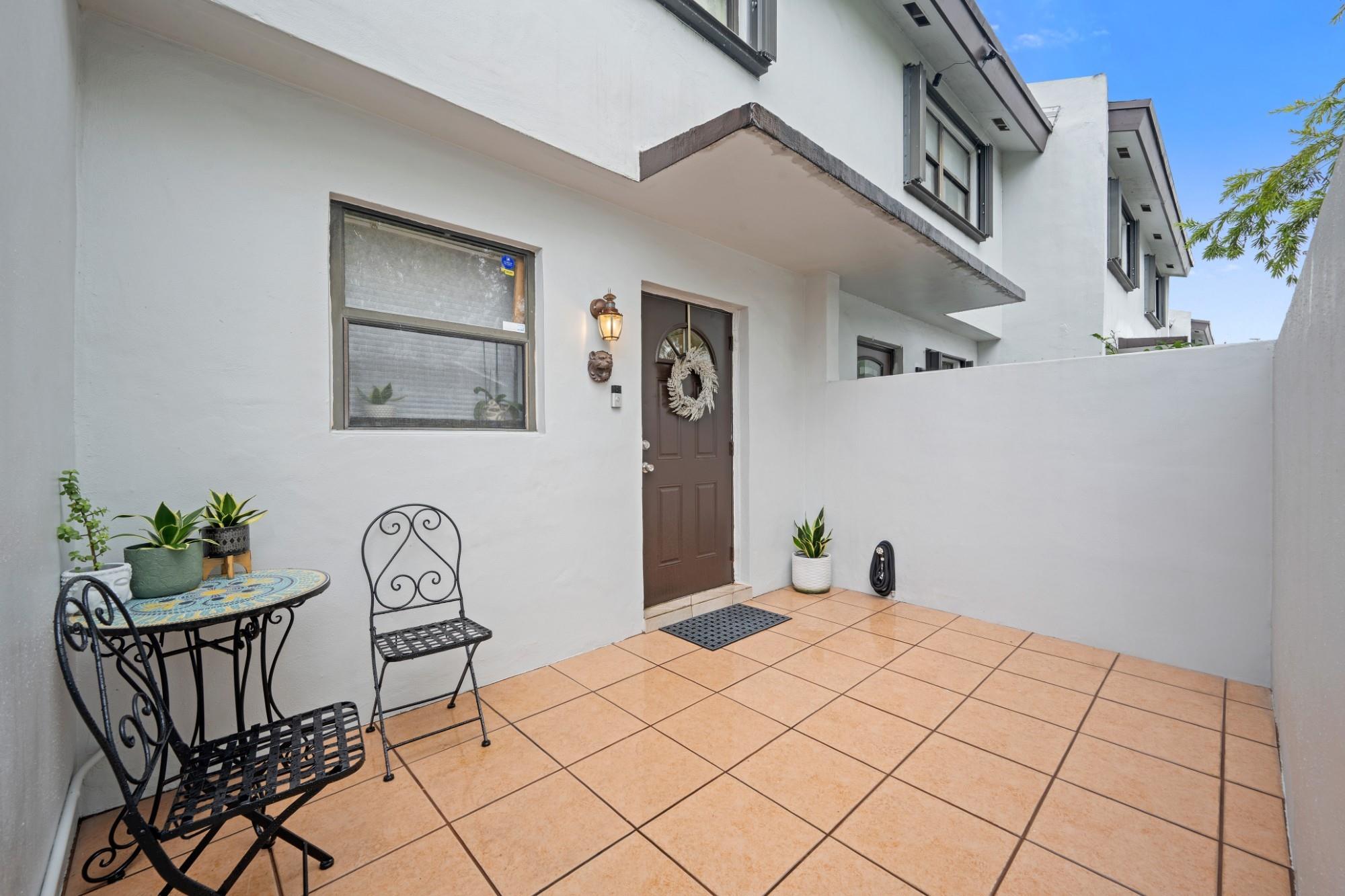 GARDENS AT KENDALE LAKES - Residential Lease