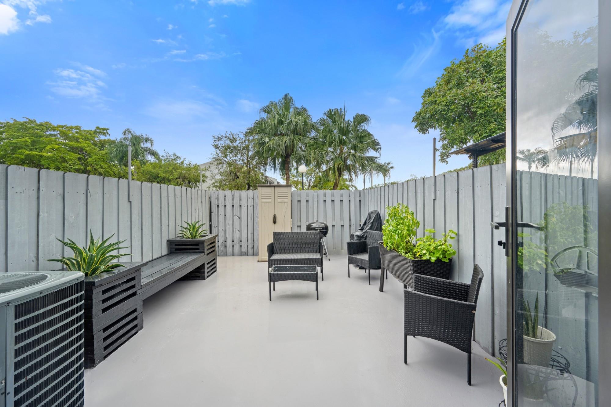 GARDENS AT KENDALE LAKES - Residential Lease