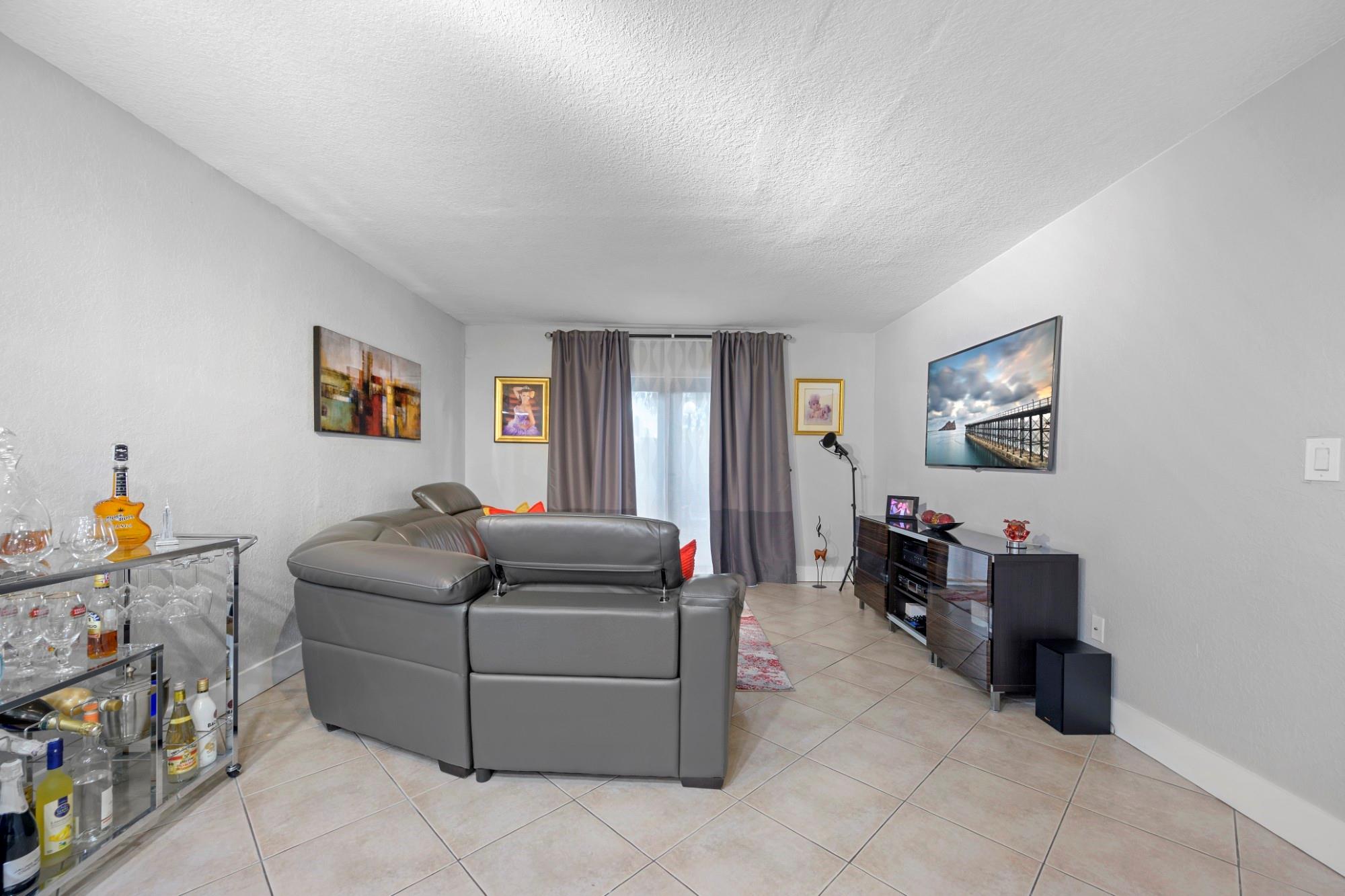 GARDENS AT KENDALE LAKES - Residential Lease