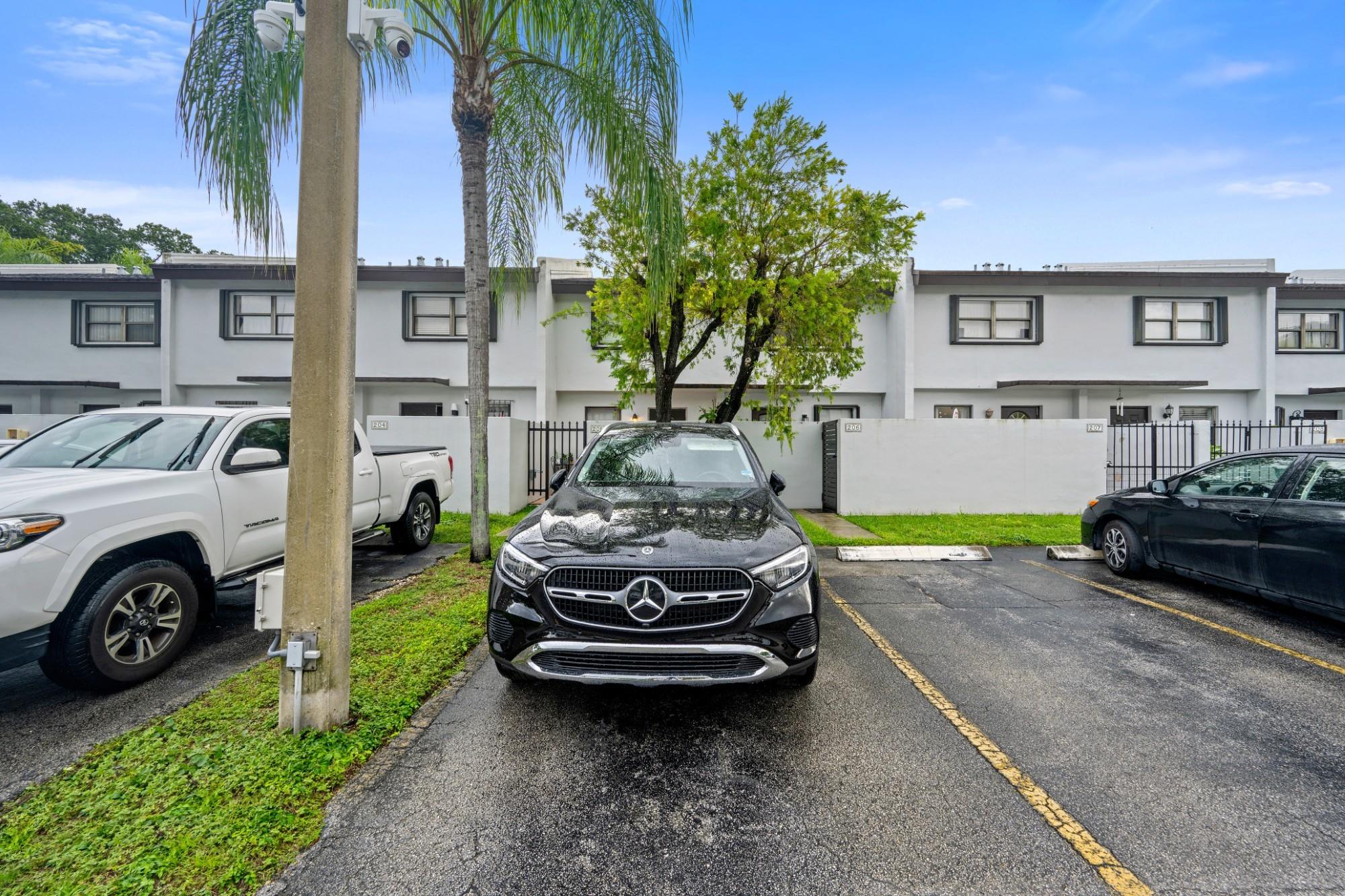 GARDENS AT KENDALE LAKES - Residential Lease