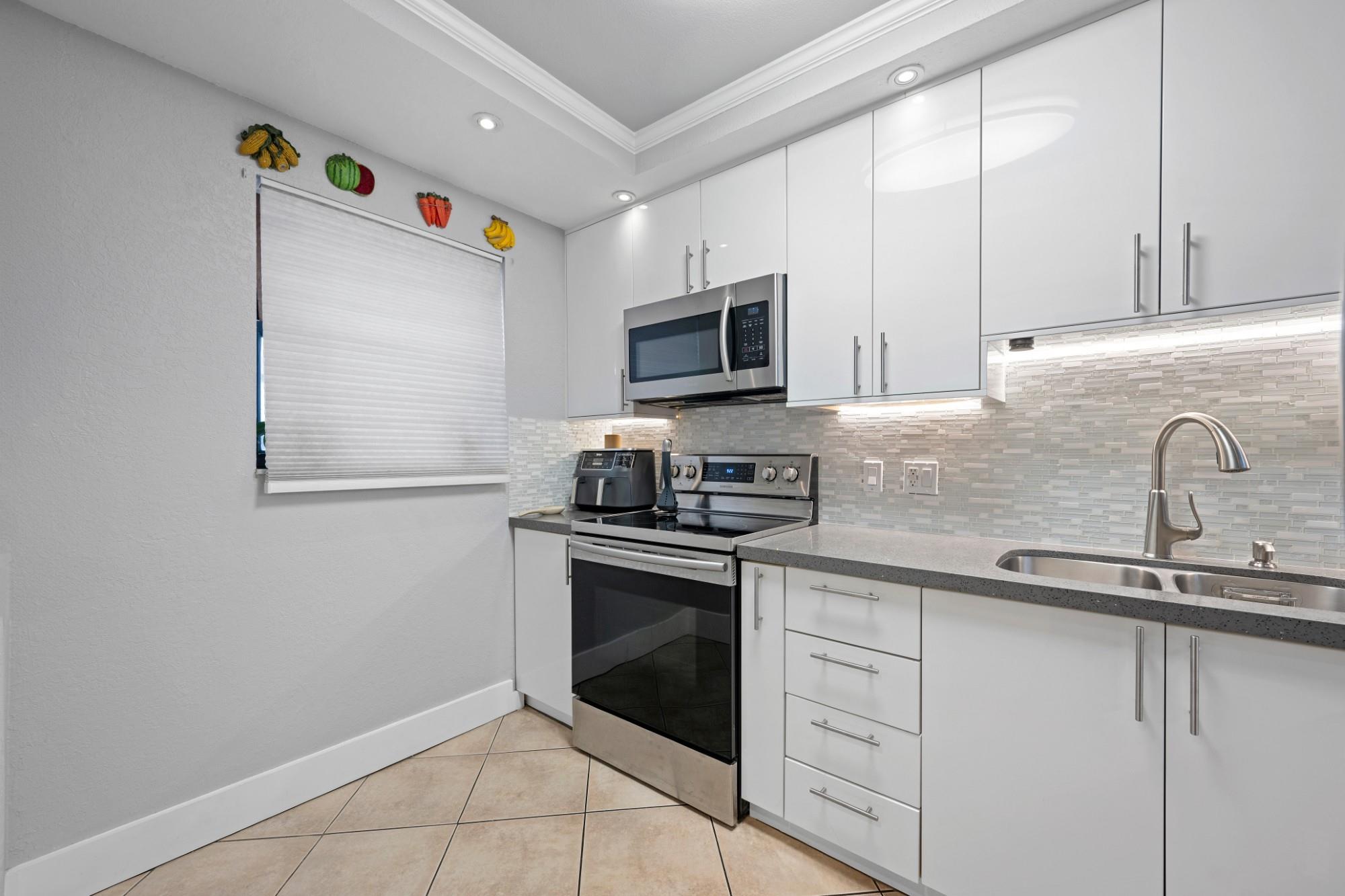 GARDENS AT KENDALE LAKES - Residential Lease