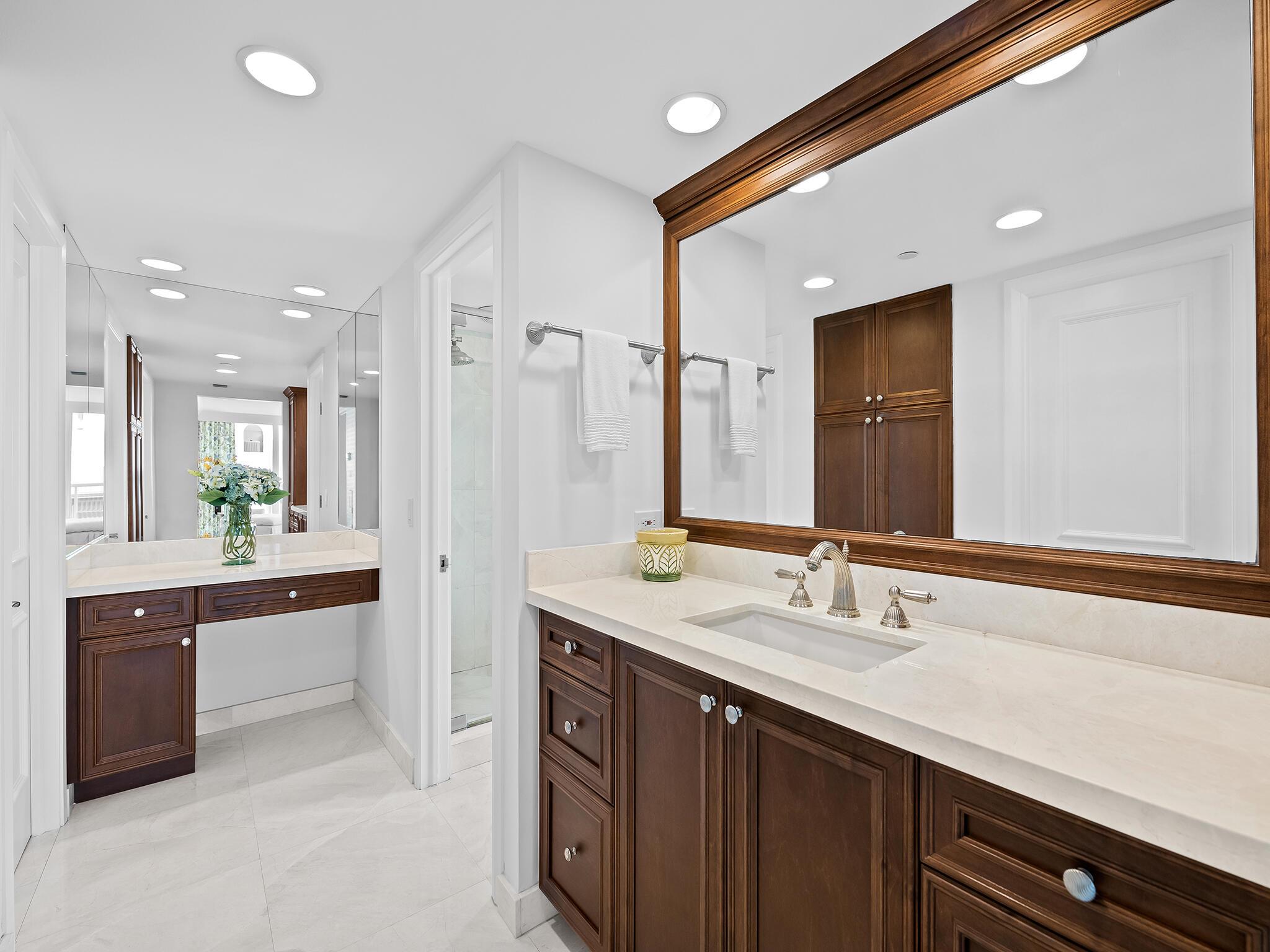 VILLA NOVA CONDO - Residential