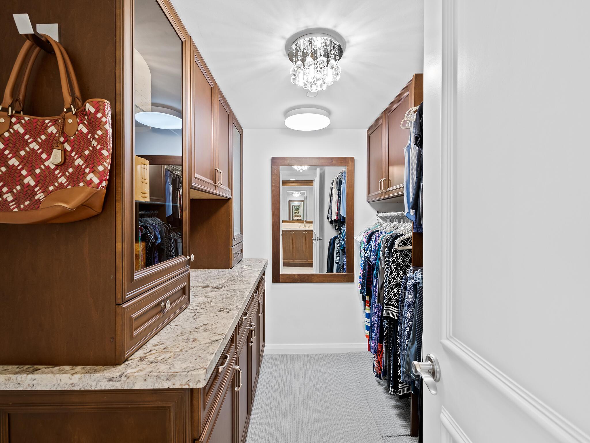 VILLA NOVA CONDO - Residential