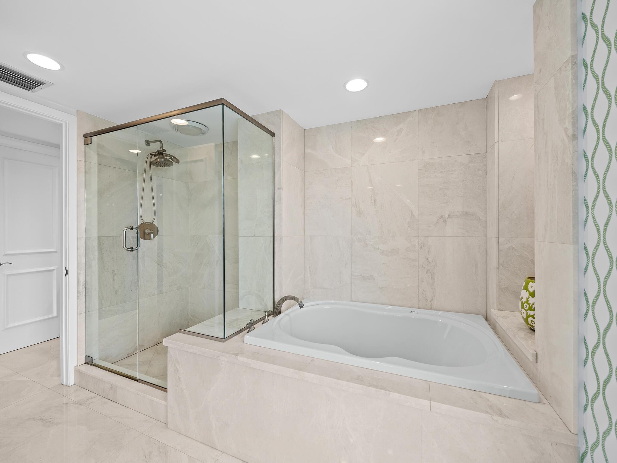 VILLA NOVA CONDO - Residential