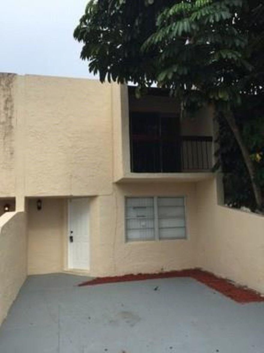 Beautiful 2/1.5 in the heart of Davie. Property Features Large Living Area | European Style Kitchen with Newer Appliances | Private Screened Patio | Fence front and back yard | Washer and Dryer Hookups and More | Close to Major Highways Walking Distance From, Universities, Shopping, Restaurants and Entertainment. No Credit Score Requirement.