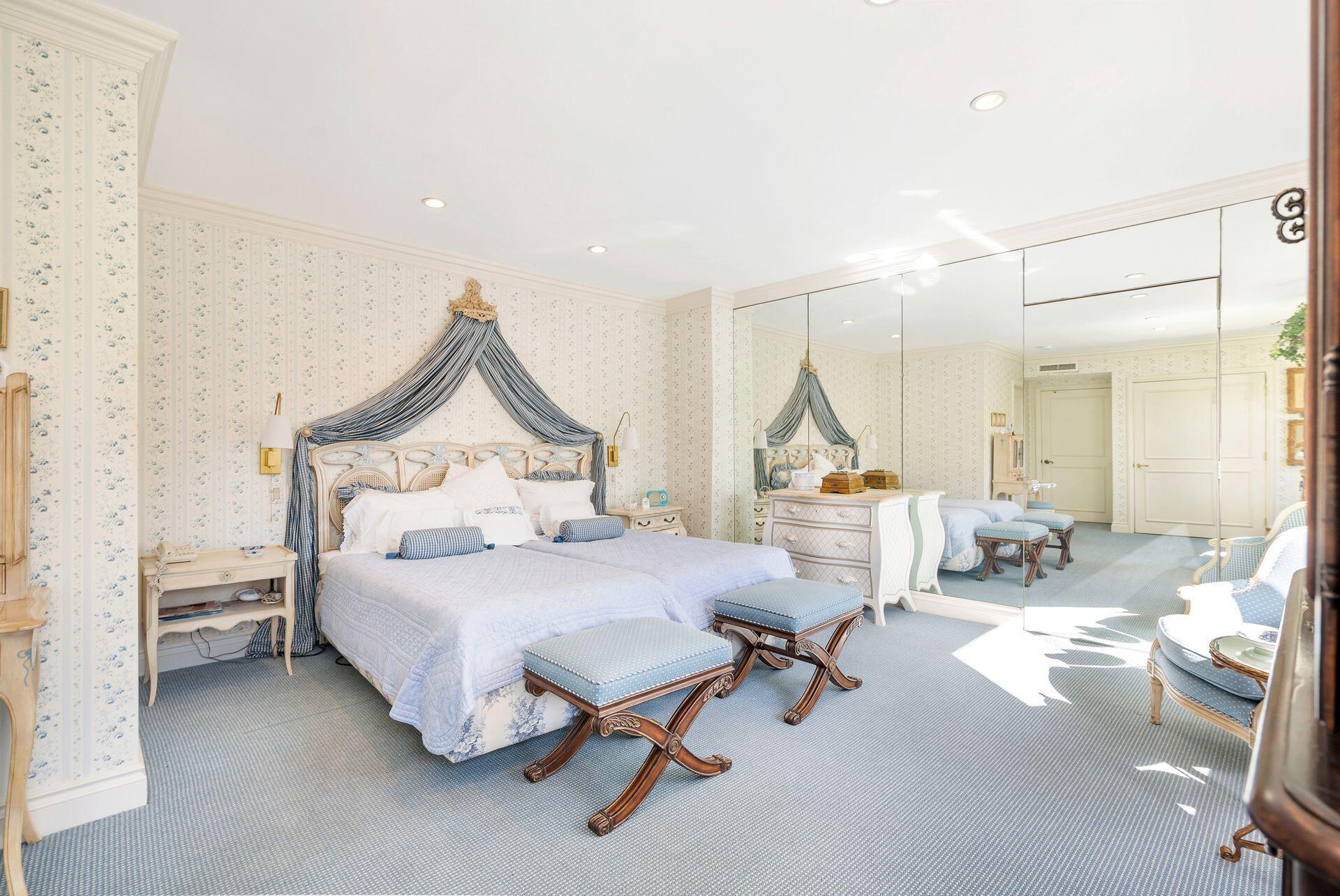 PALM BEACH TOWERS CONDO - Residential