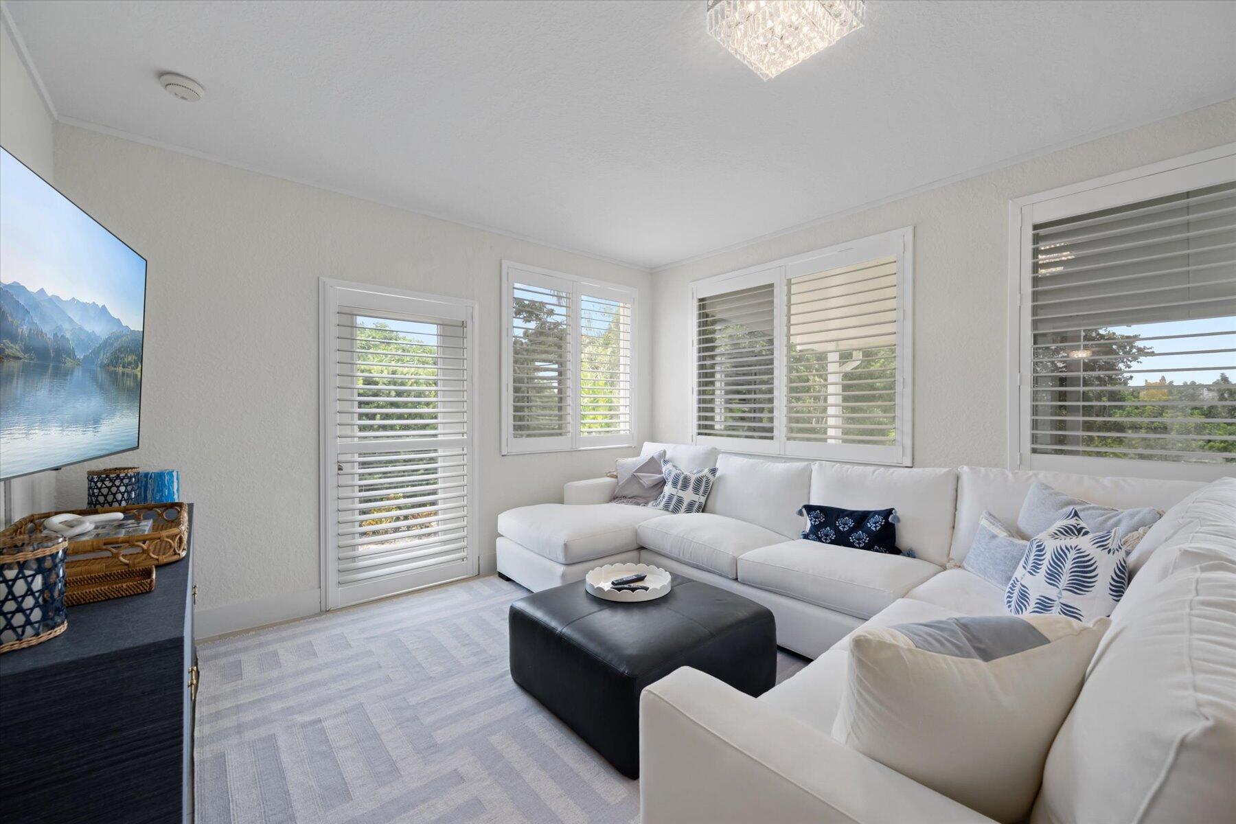 NEW PALM BEACH HGTS - Residential Lease