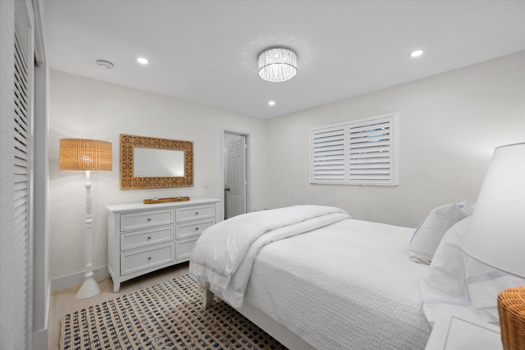 NEW PALM BEACH HGTS - Residential Lease