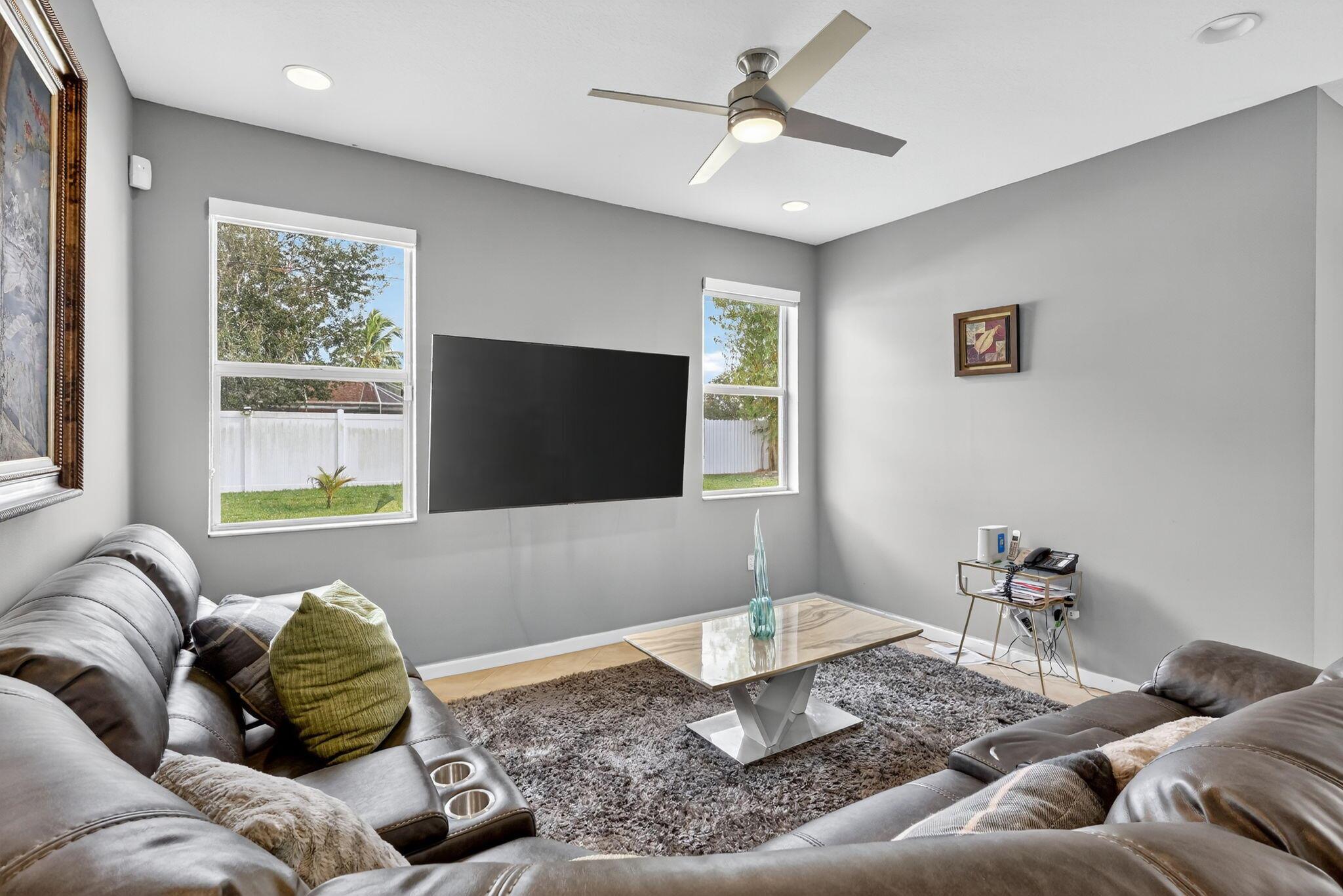 PORT ST LUCIE SECTION 35 - Residential Lease