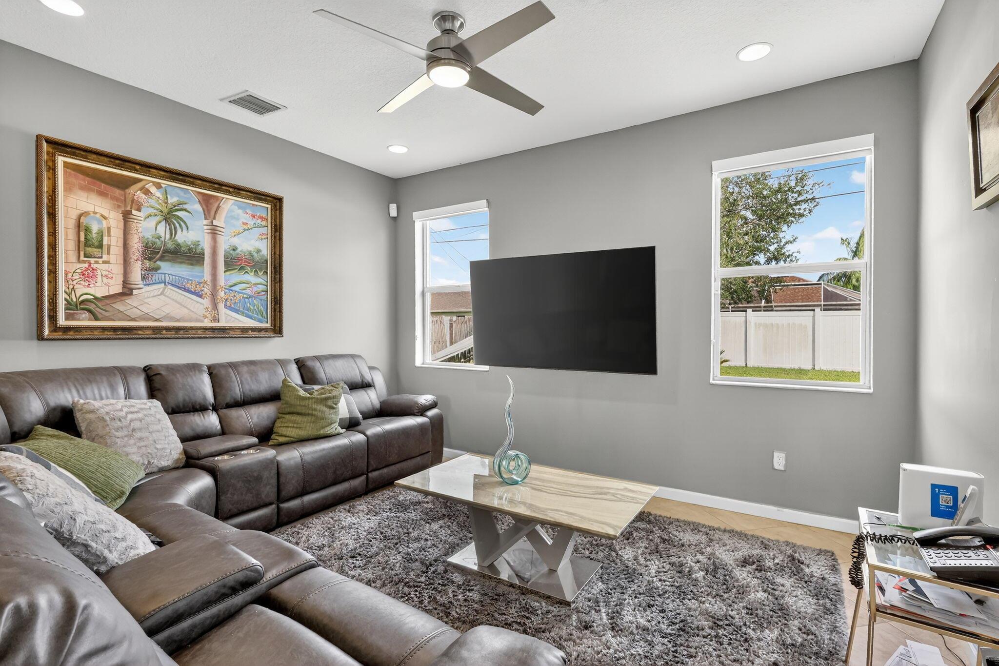 PORT ST LUCIE SECTION 35 - Residential Lease