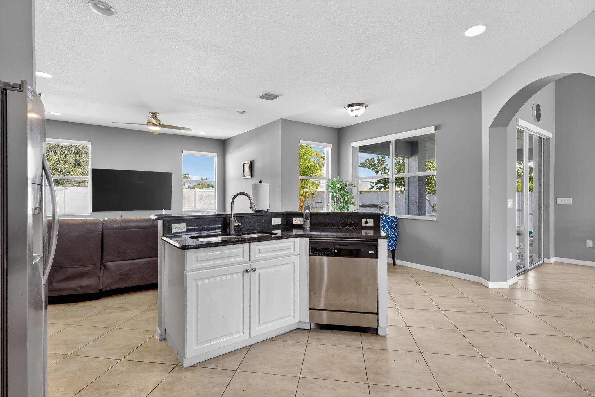 PORT ST LUCIE SECTION 35 - Residential Lease