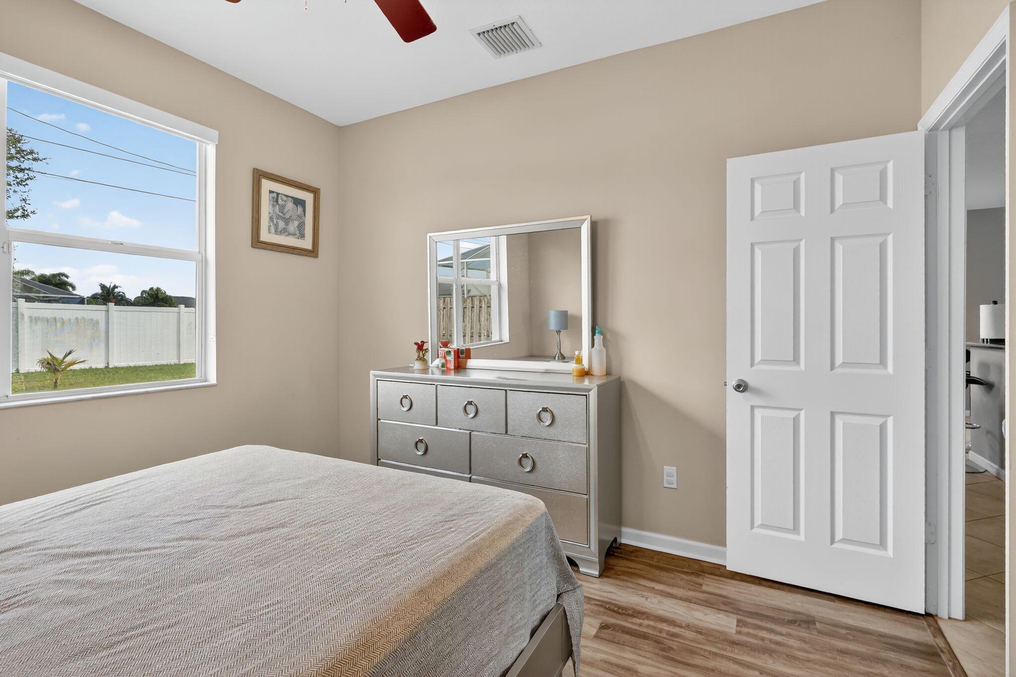 PORT ST LUCIE SECTION 35 - Residential Lease