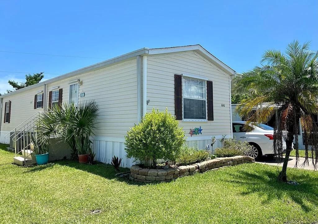 Photo of 606 Tahiti Way Blvd #115, Jensen Beach, FL 34957 (MLS # R10823413)