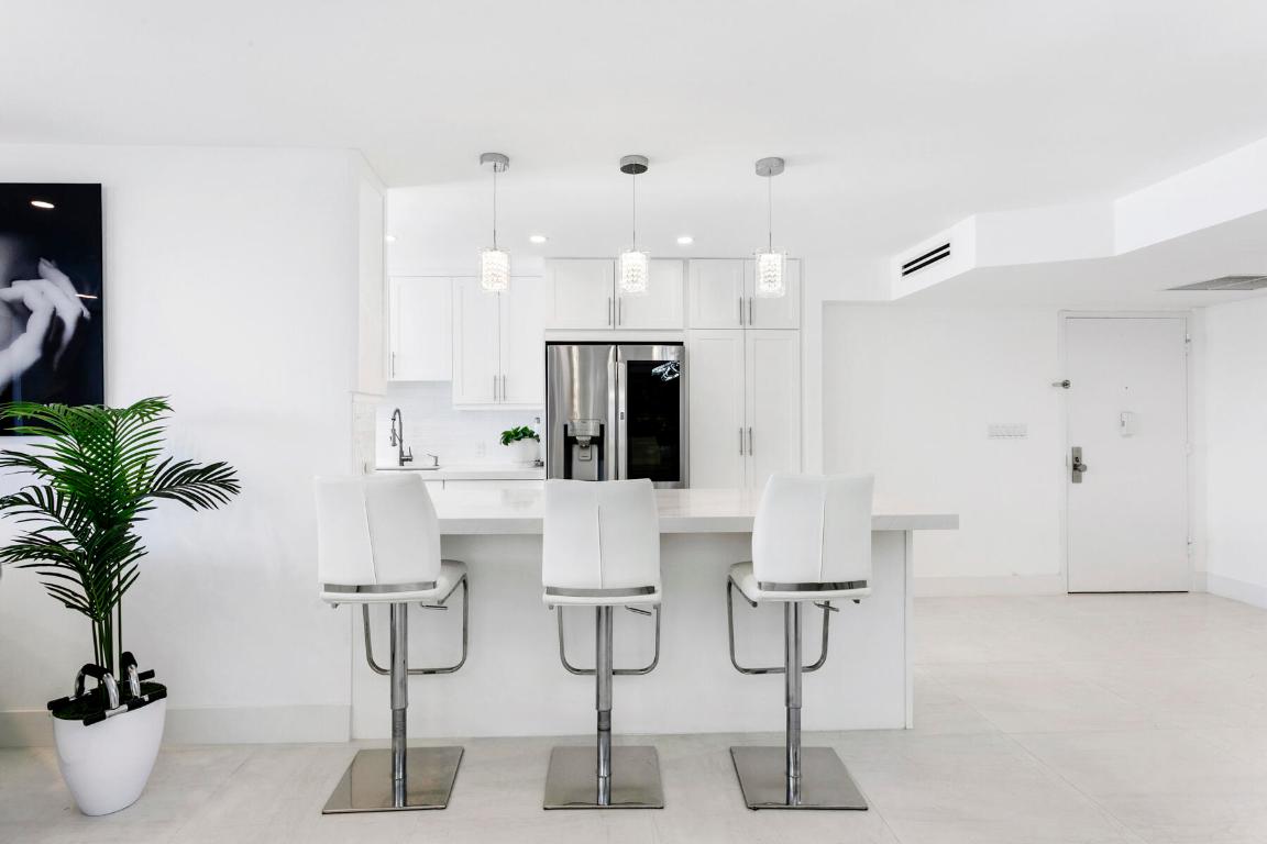 2860 S Ocean Boulevard 512