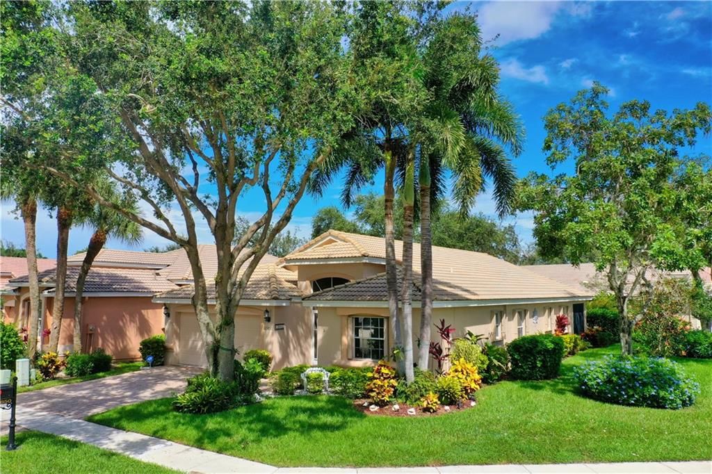 Photo of 13850 Via Tivoli, Delray Beach, FL 33446 (MLS # F10300239)