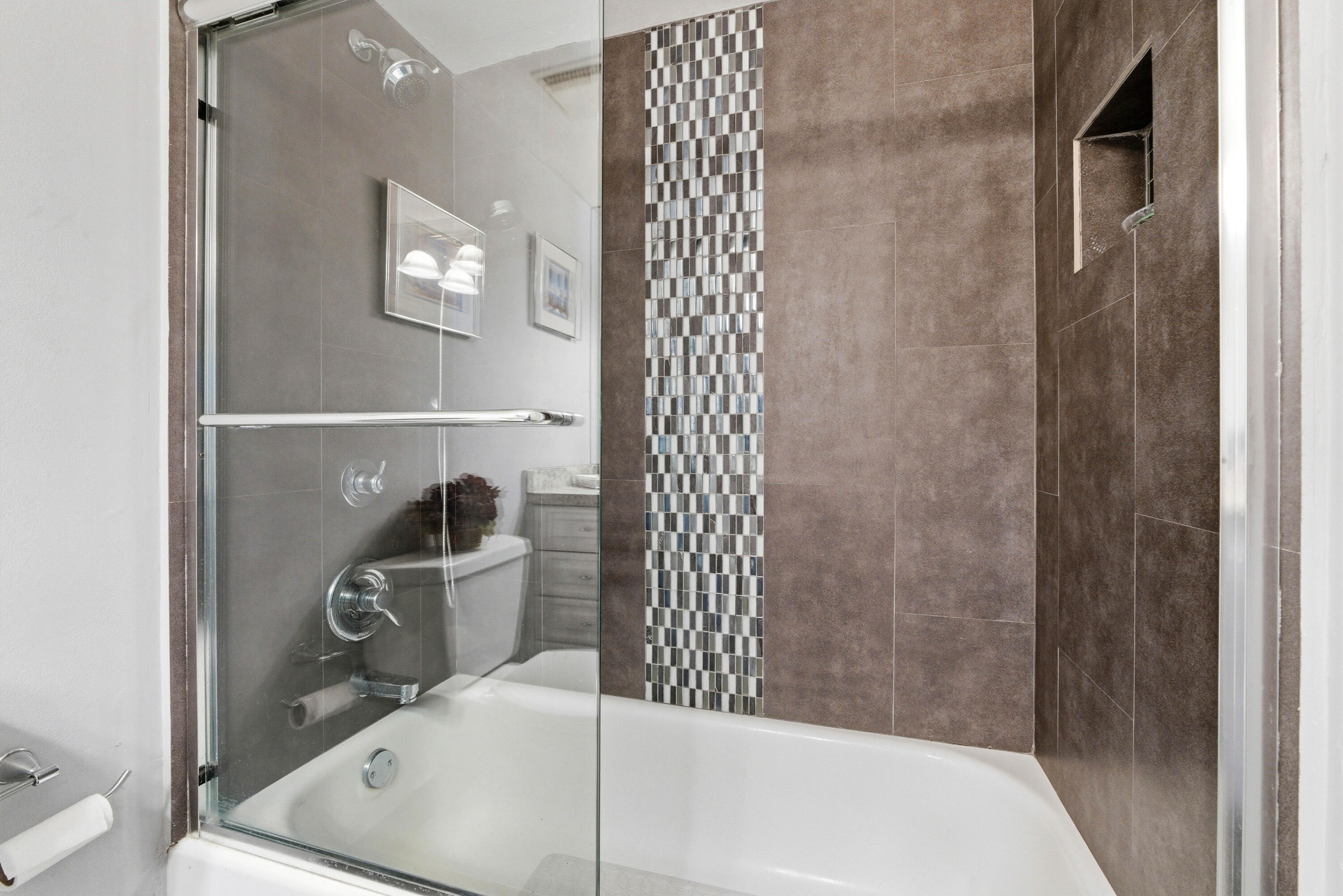 RENAISSANCE OF POMPANO BEACH - Residential Lease