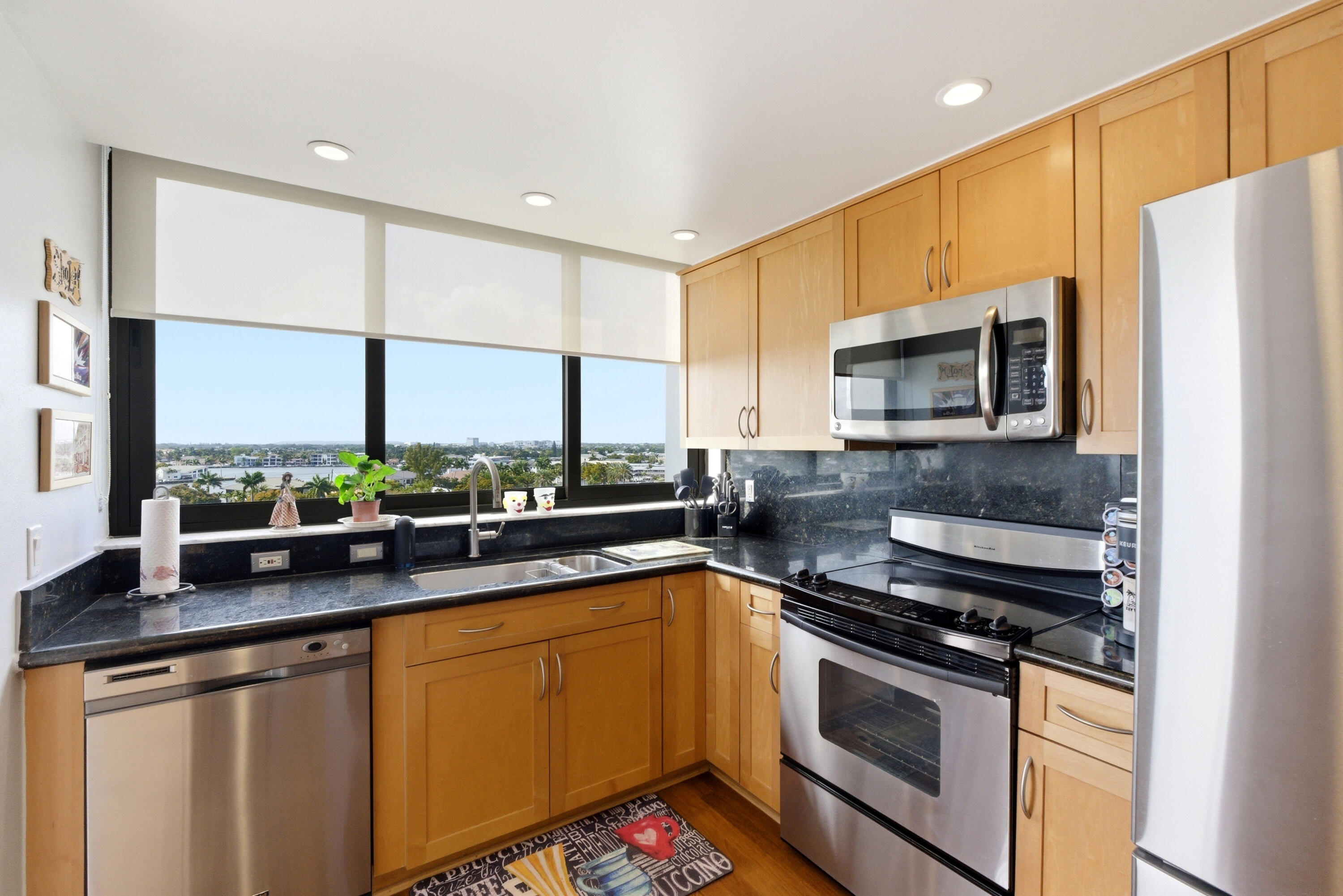 RENAISSANCE OF POMPANO BEACH - Residential Lease