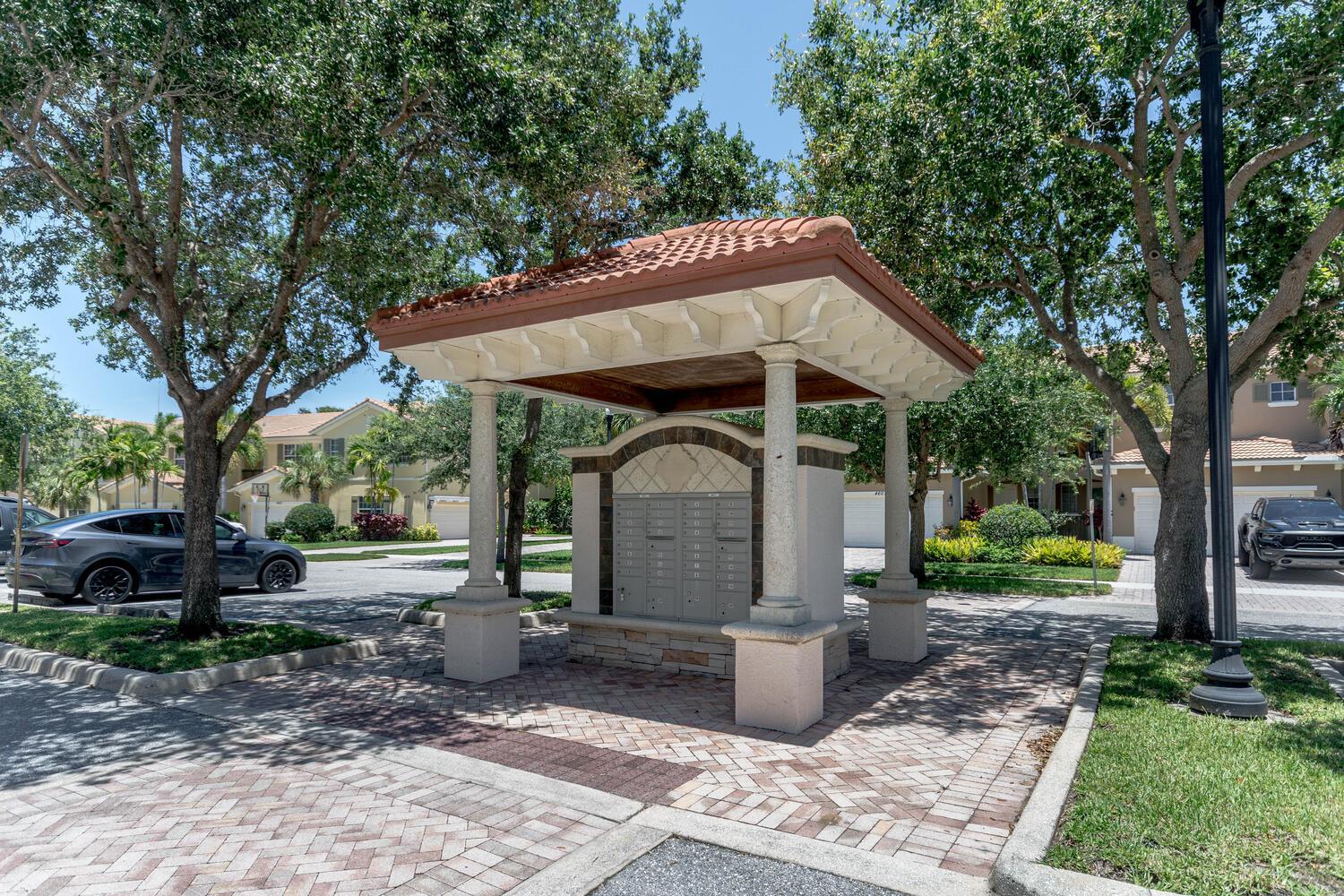 PALOMA - Residential Lease