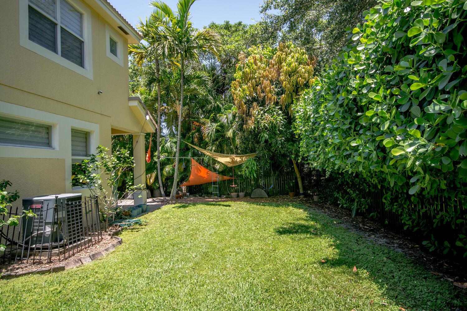 PALOMA - Residential Lease