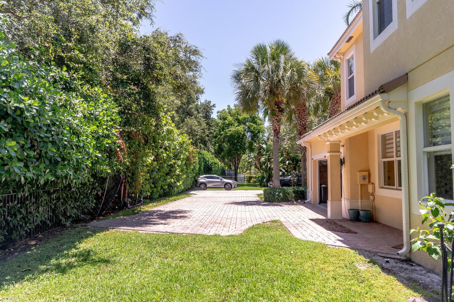 PALOMA - Residential Lease