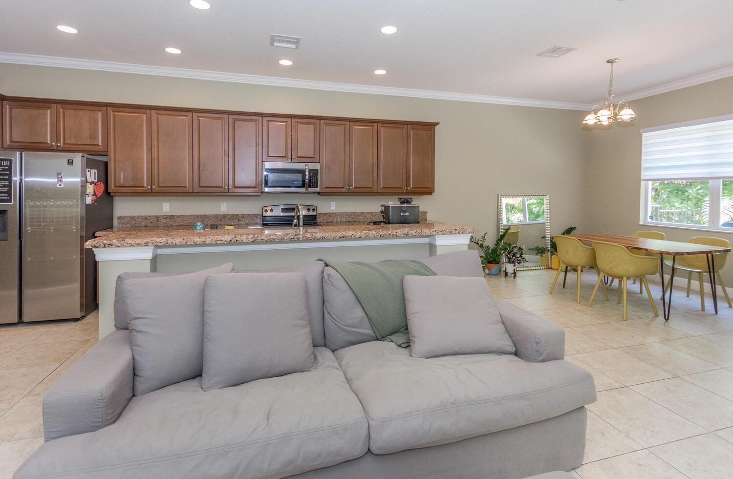 PALOMA - Residential Lease