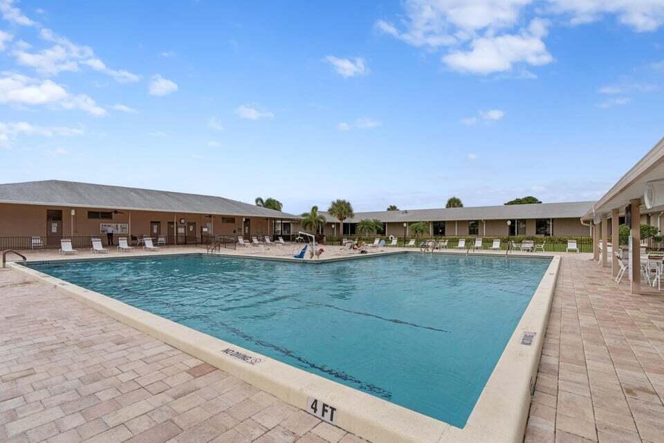 CYPRESS LAKES - Residential