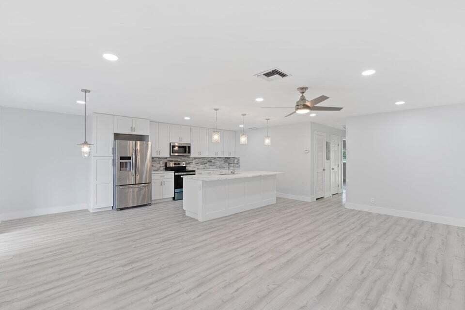 CYPRESS LAKES - Residential