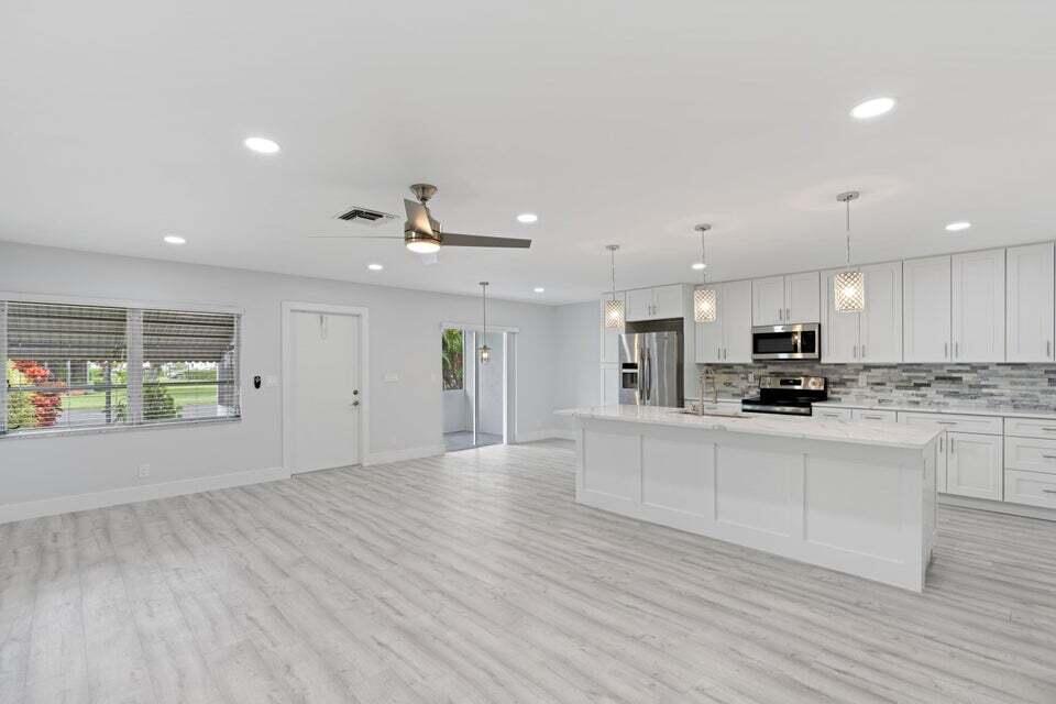 CYPRESS LAKES - Residential