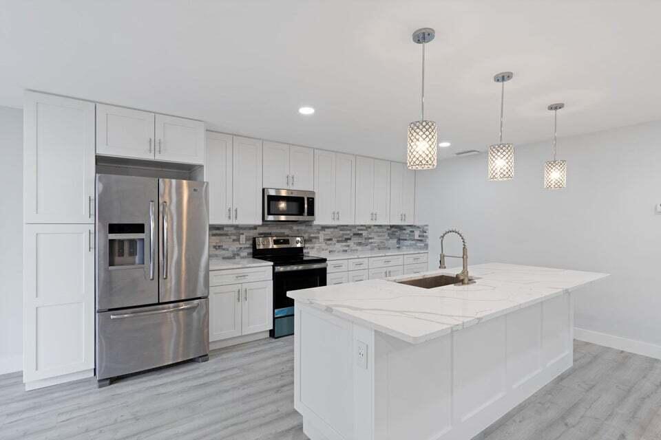 CYPRESS LAKES - Residential