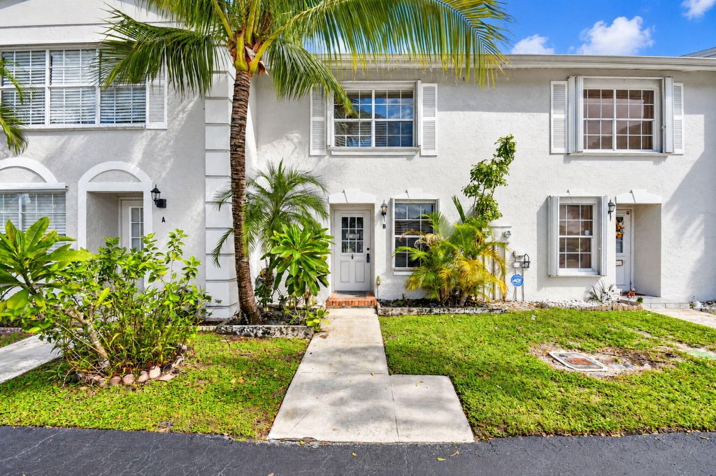 Photo of 216 FOXTAIL Drive #B, Greenacres, FL 33415 (MLS # B26094626)