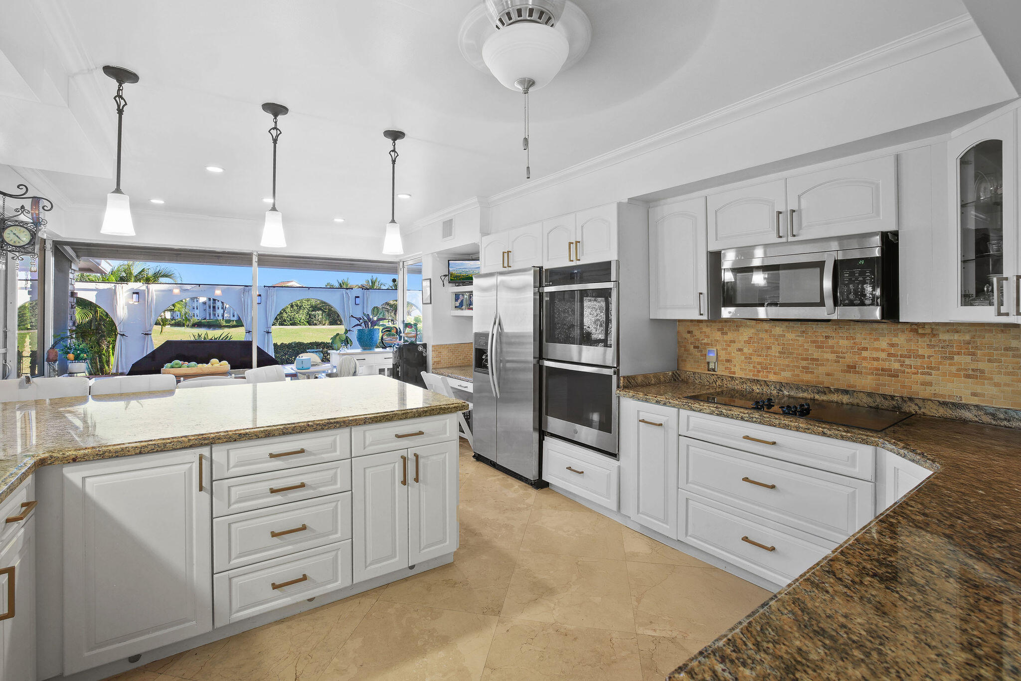 HOLLYWOOD HILLS NORTH SEC ONE - Residential Lease