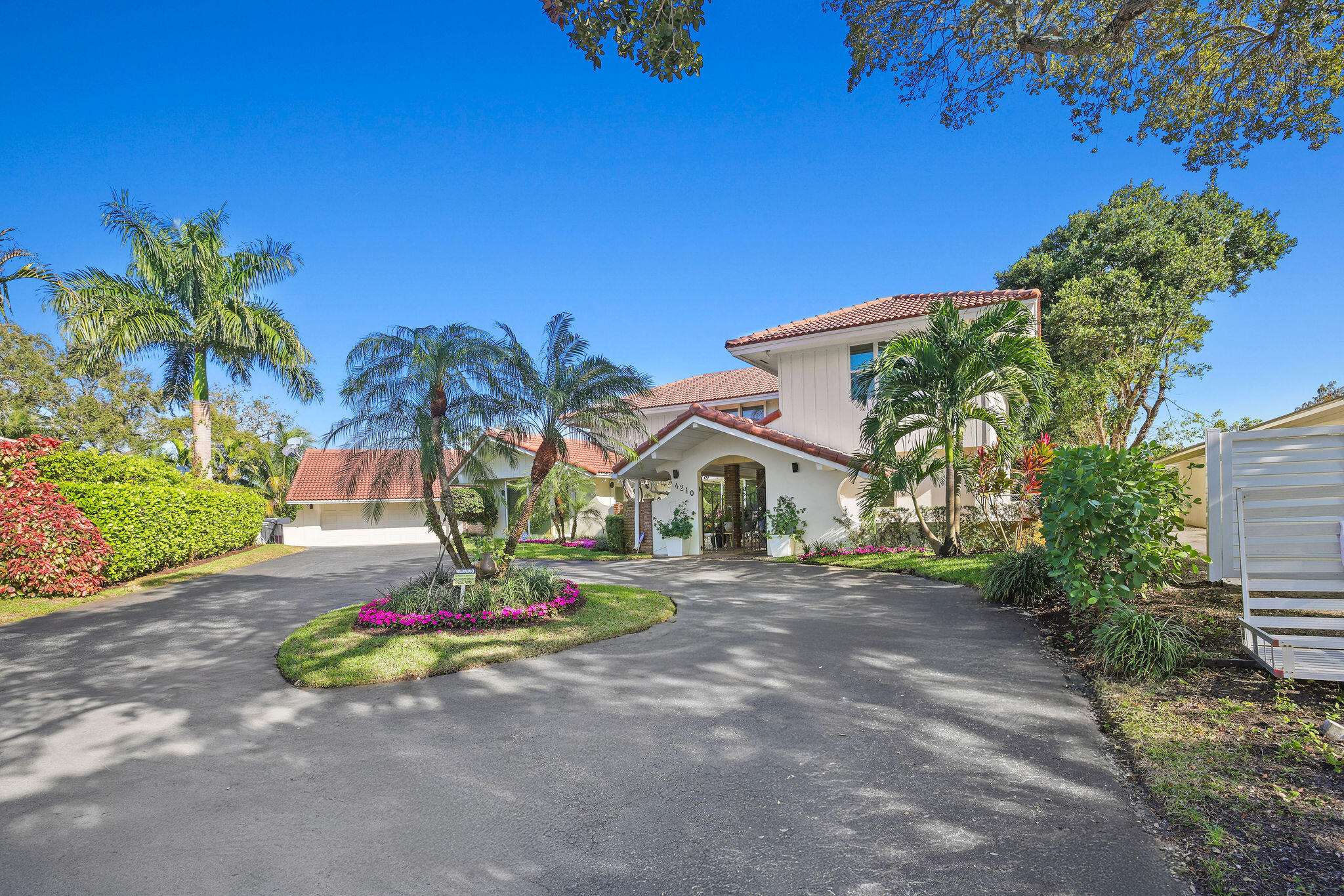 HOLLYWOOD HILLS NORTH SEC ONE - Residential Lease