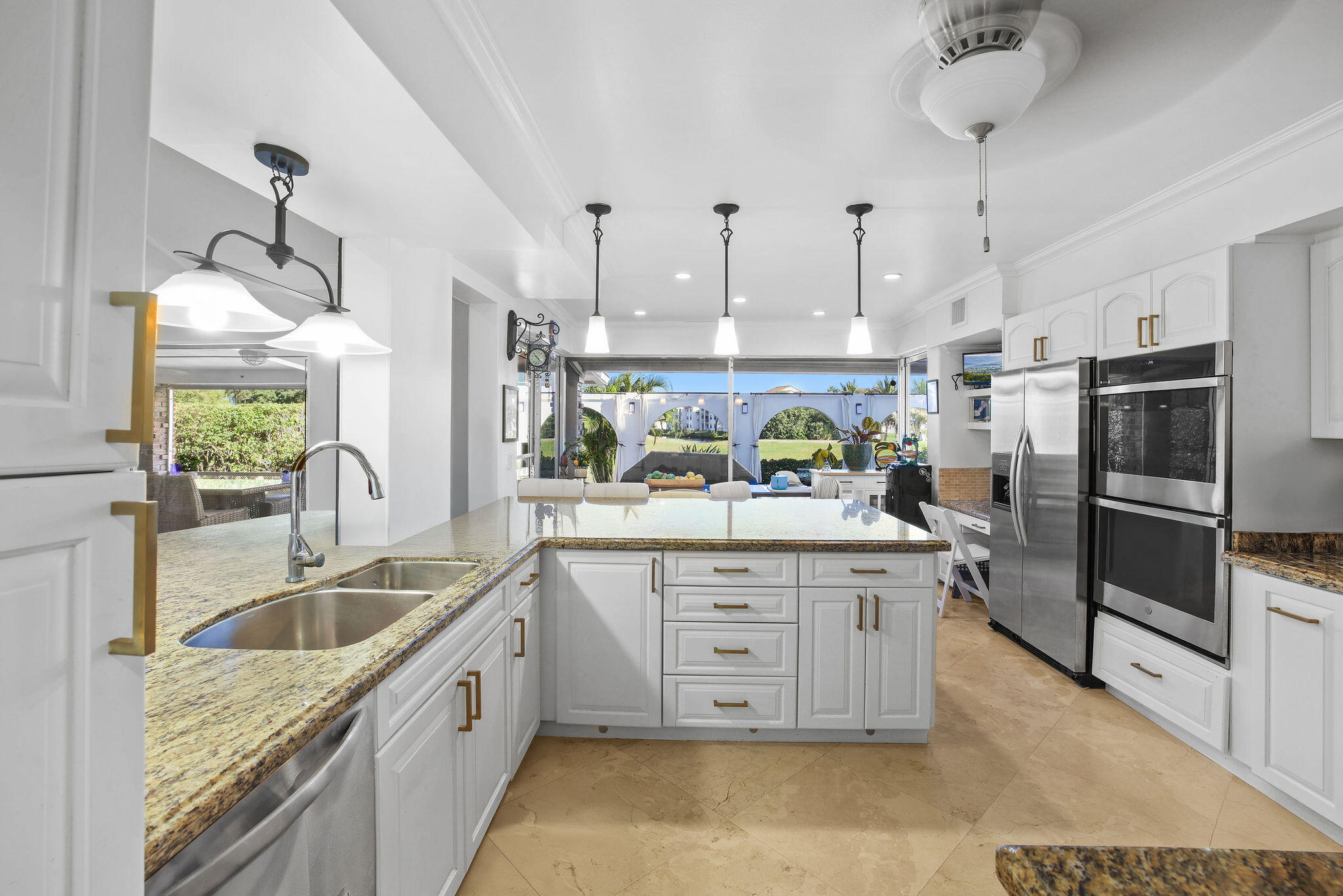 HOLLYWOOD HILLS NORTH SEC ONE - Residential Lease