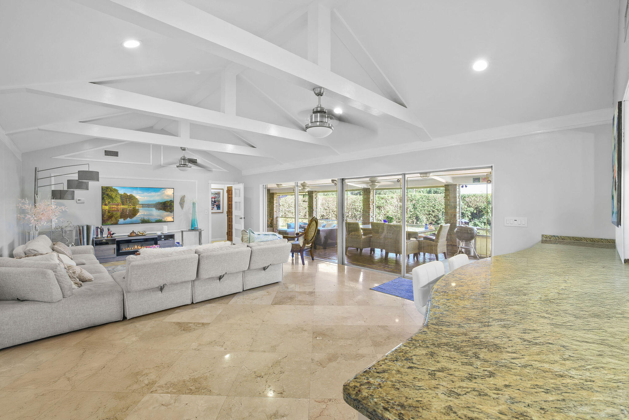 HOLLYWOOD HILLS NORTH SEC ONE - Residential Lease