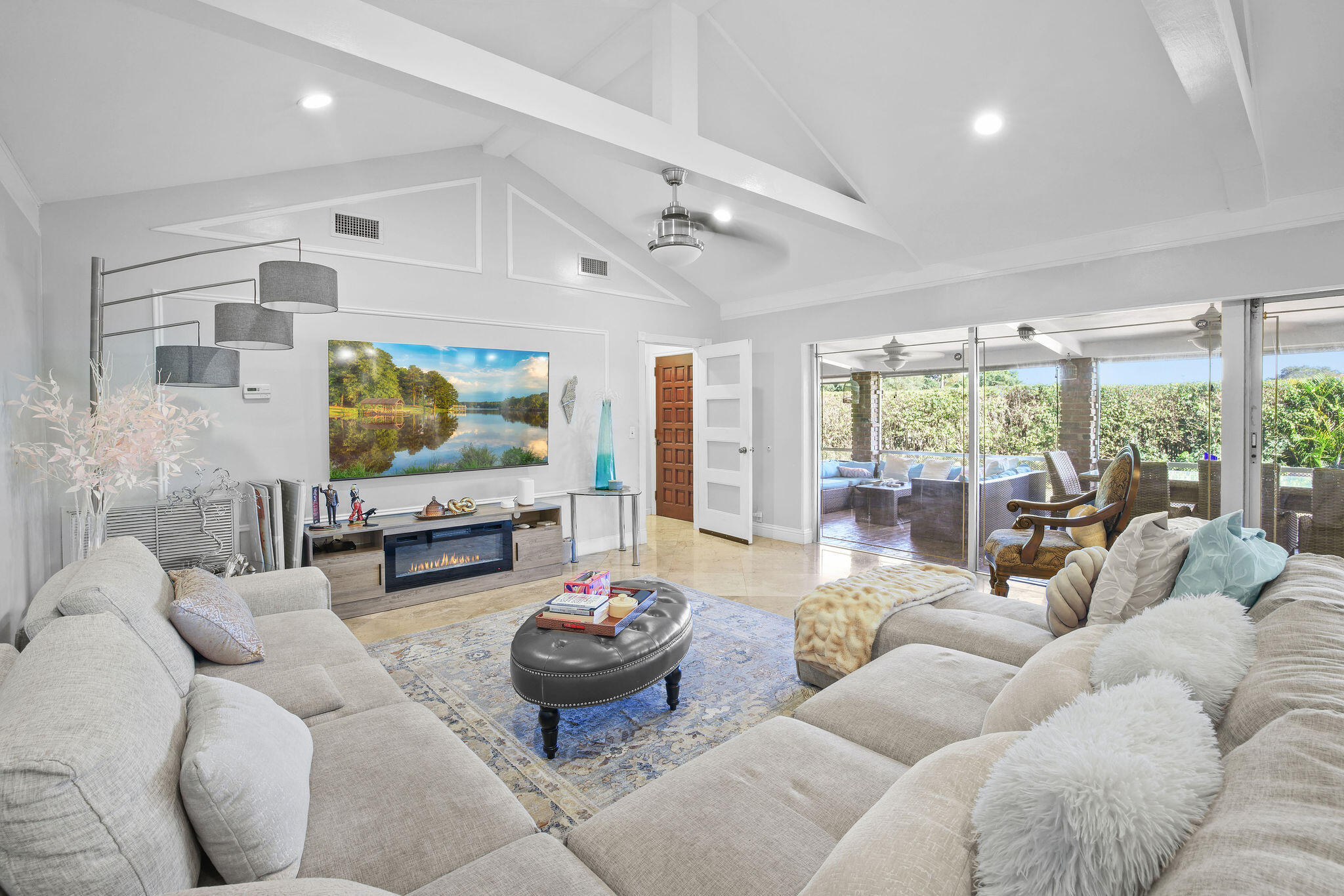 HOLLYWOOD HILLS NORTH SEC ONE - Residential Lease