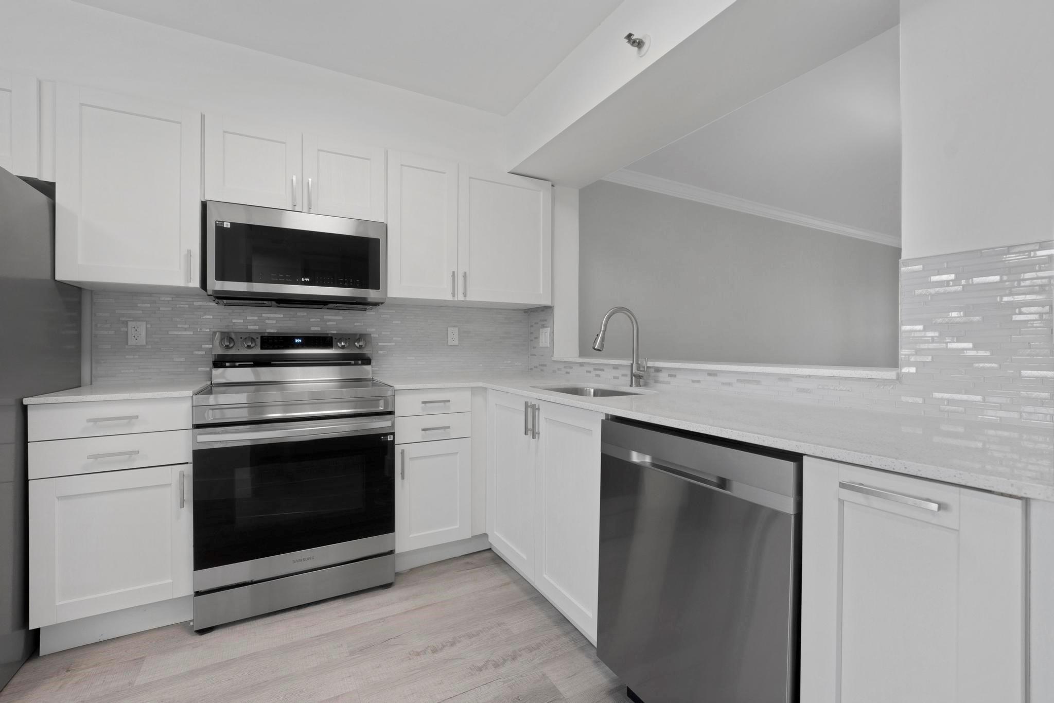 2200 S Cypress Bend Dr 402