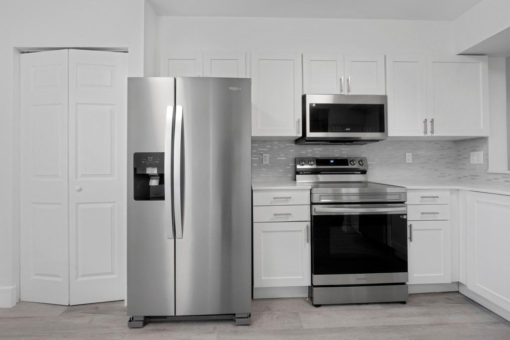 Photo of 2200 S Cypress Bend Dr #402, Pompano Beach, FL 33069 (MLS # F10538288)