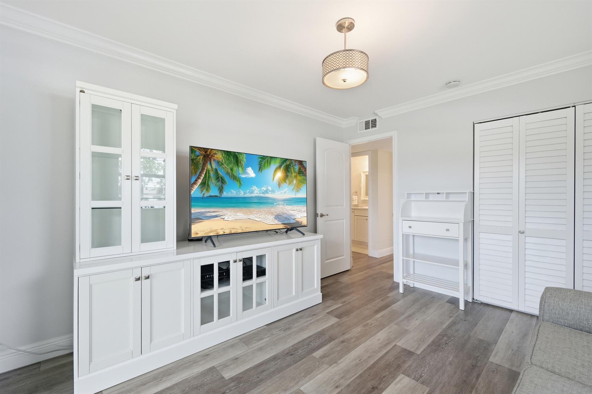 KINGS POINT PIEDMONT COND - Residential