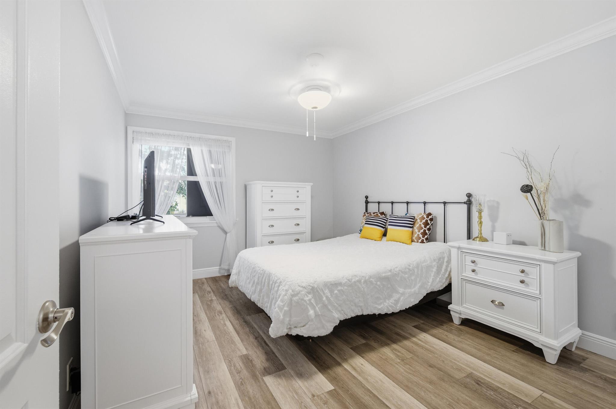 KINGS POINT PIEDMONT COND - Residential