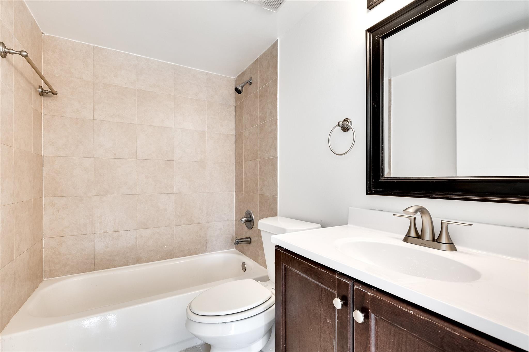 Lakes of Jacaranda - Residential